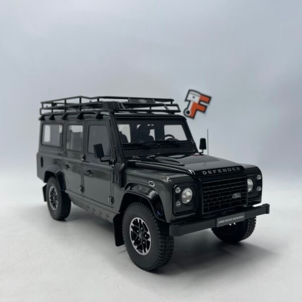 Miniature Land Rover Defender 110 Station Wagon Adventure Edition gris 1/18 GT Spirit GT0968 vendue en Suisse