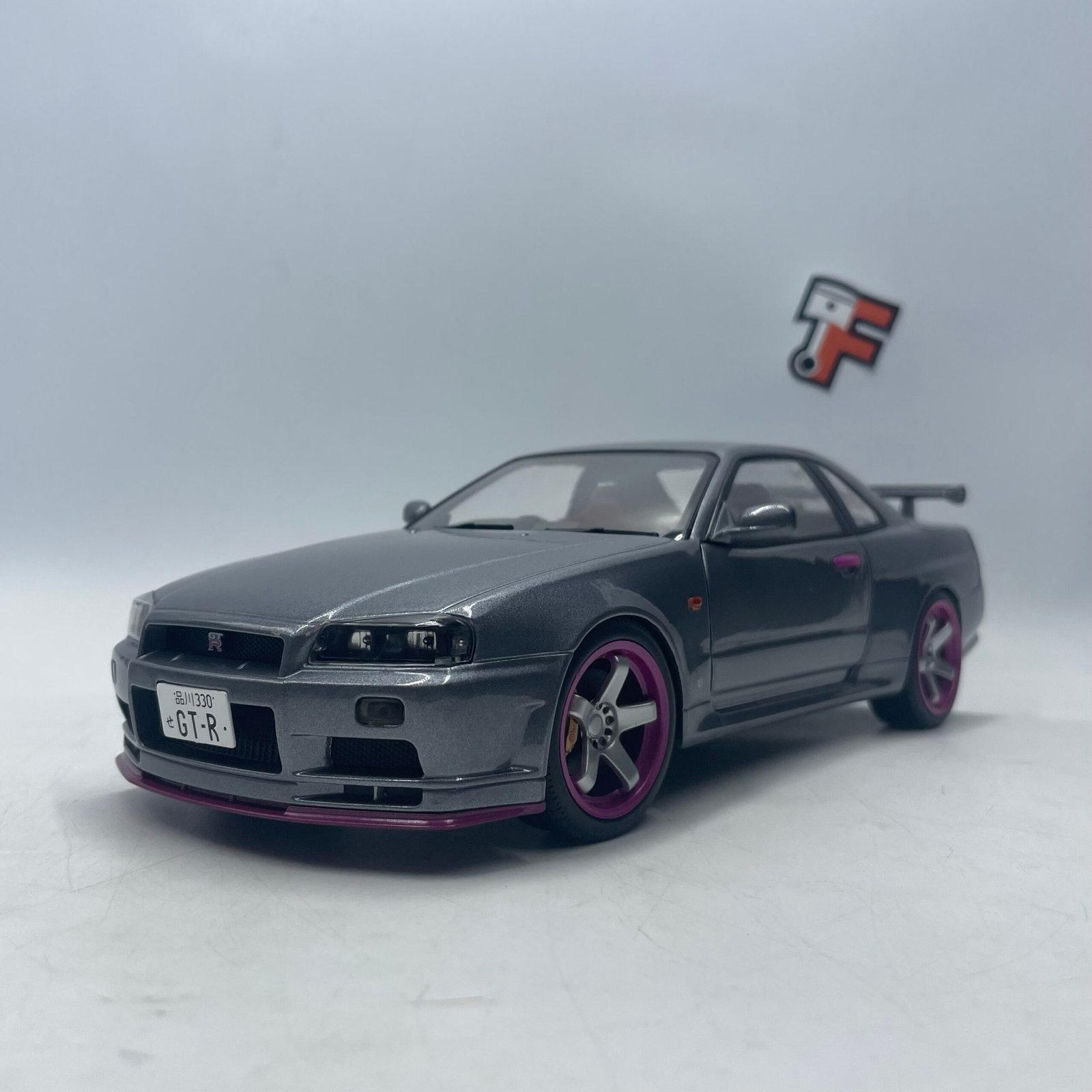 Nissan Skyline R34 GT-R 1999 Grey Purple 1/18 – Image 3
